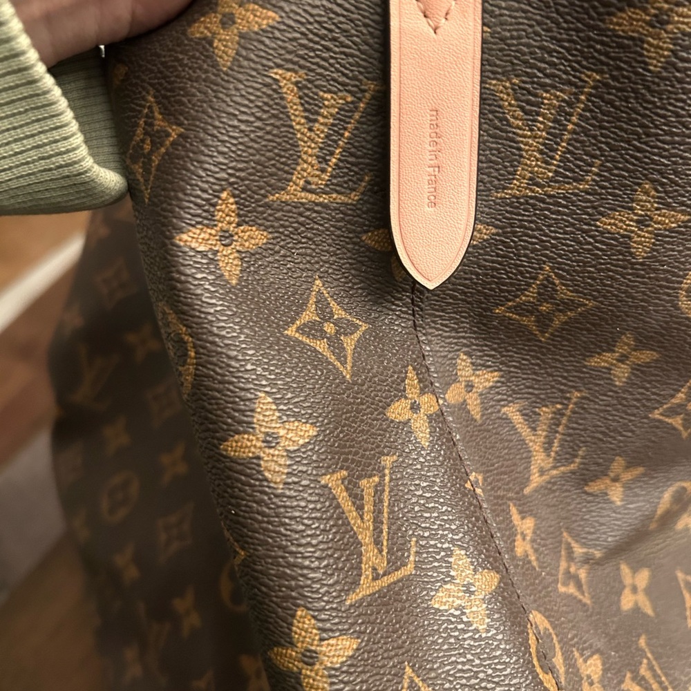 Louis Vuitton Monogram Drawstring Shoulder Bag in Brown with Pink Trim - Picture 11 of 16